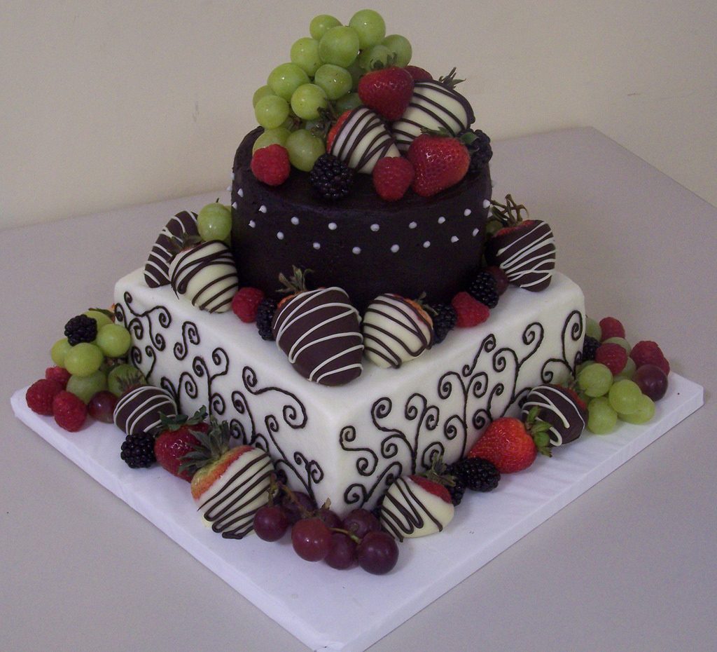 cake with fruits