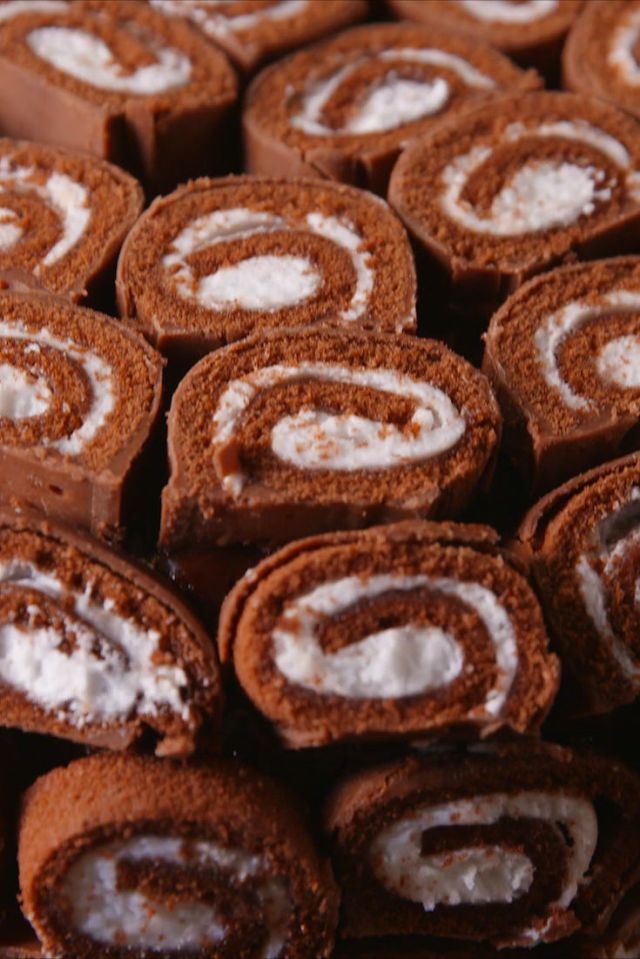 swiss roll cake