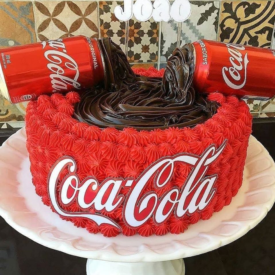 cakes for Coca-Cola lovers